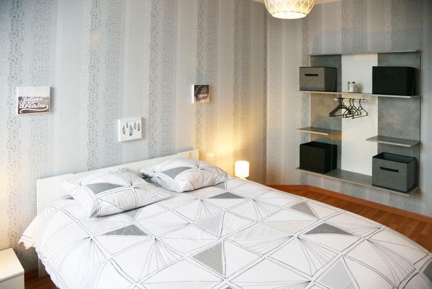 Apartament Les Pieds Dans L'Eau,La Tete Dans Les Nuages Luxeuil-les-Bains Zewnętrze zdjęcie